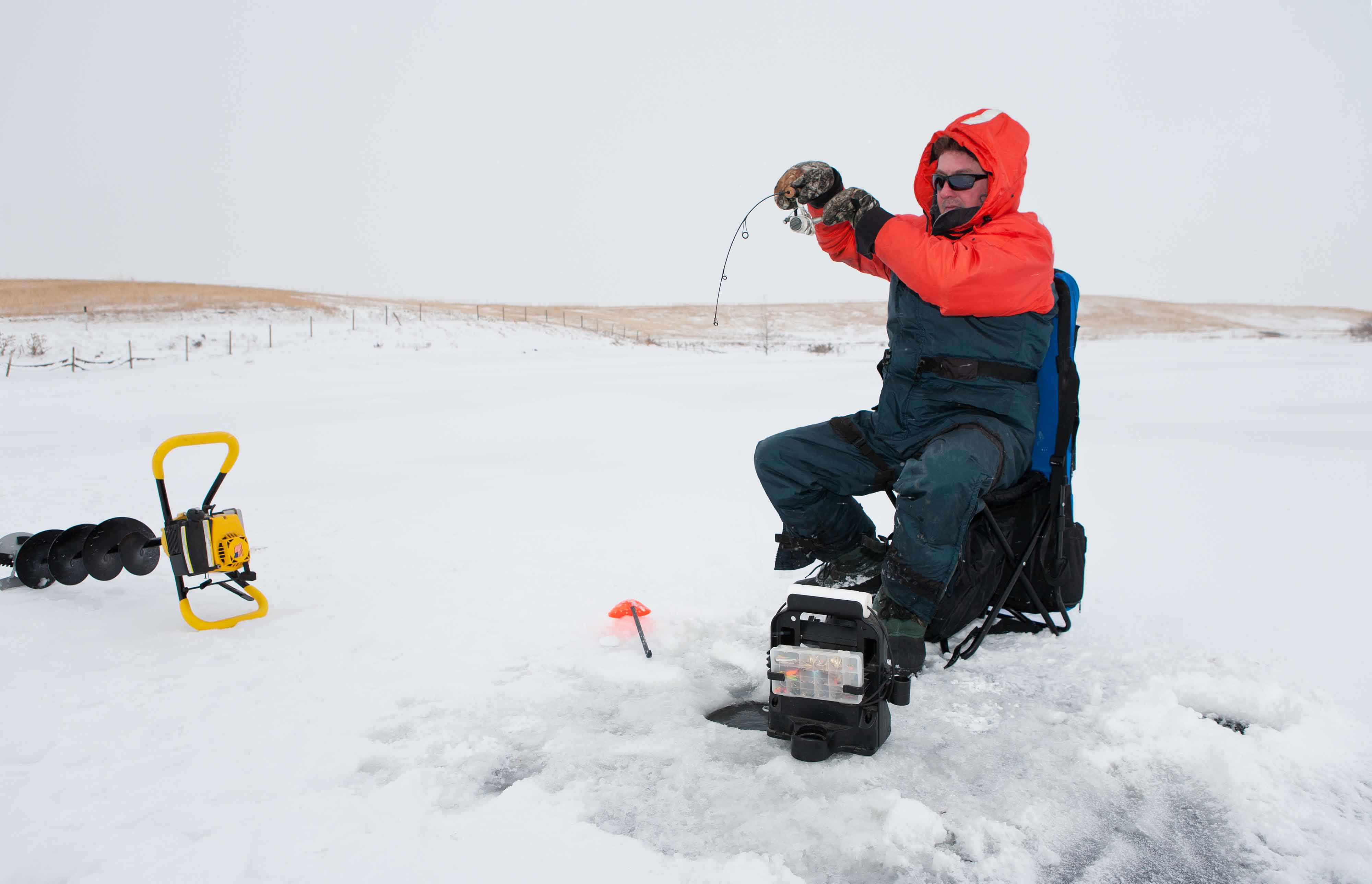 The Ultimate Guide to Ice Fishing Fish Finders: Top Picks for Your Cold Weather Fishing Adventure